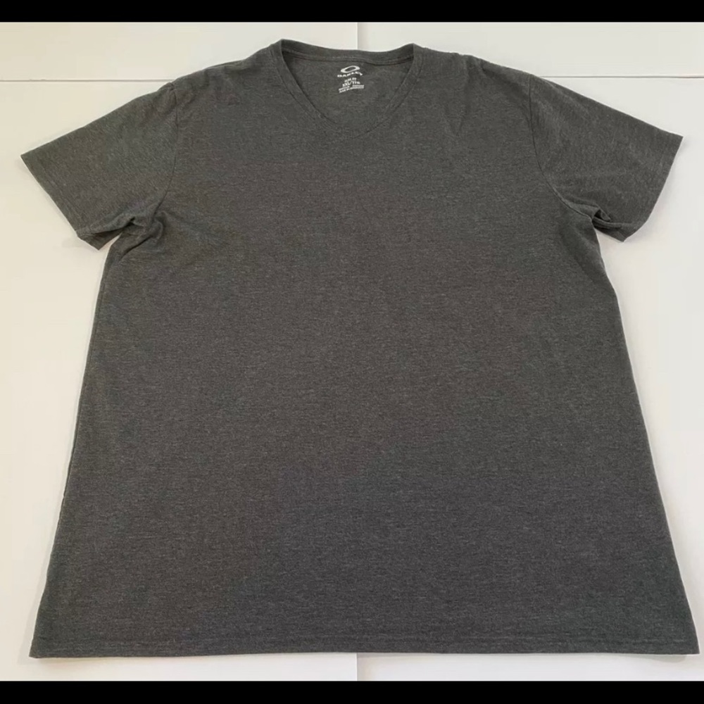 Men's Oakley Size 2XL Slim Fit V Neck Grey Short Sleeve T-Shirt